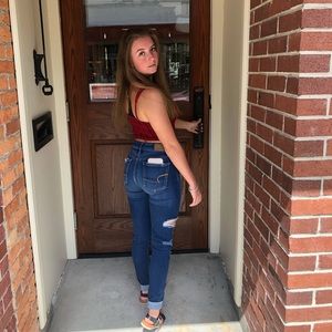 Meet your Posher, Alyssa